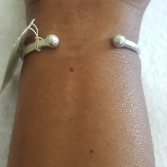 New Lucky Brand Silver Tone Pearl Cuff Bracelet - Picture 5 of 5